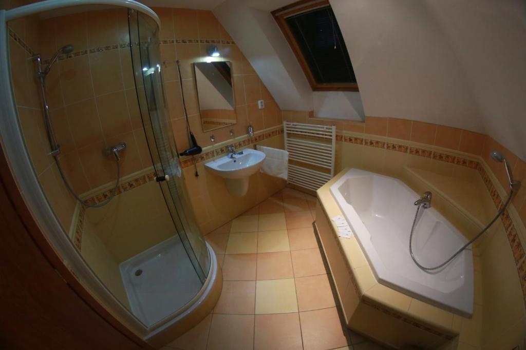 Penzion Le Monde Hotel Bardejov Ngoại thất bức ảnh